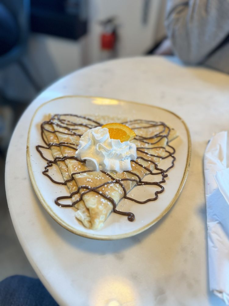 Doppio Cafe & Creperie