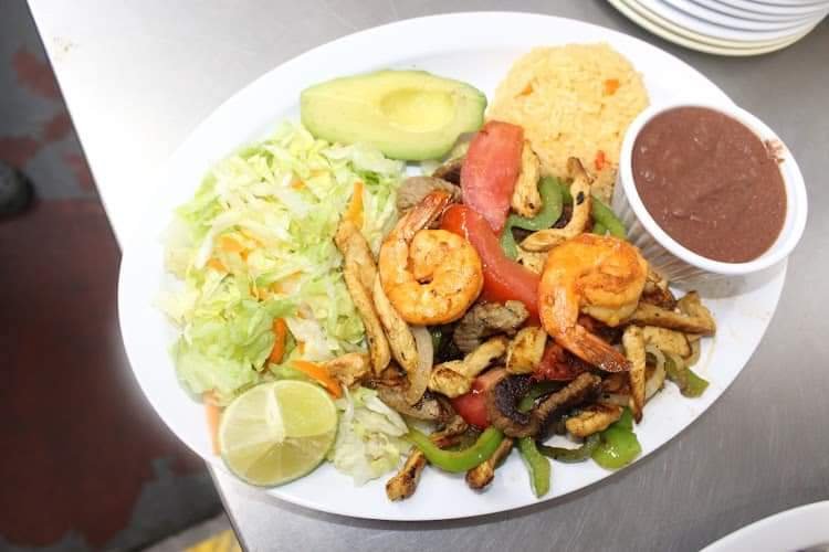 Bendicion De Dios Restaurante & Pupuseria