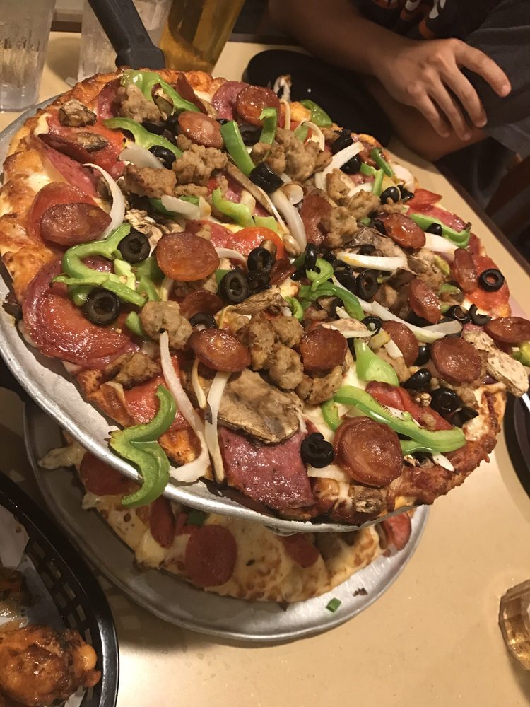 King Arthur Supreme Yelp Photo Of Round Table Pizza Honolulu Hi United States King Arthur Supreme