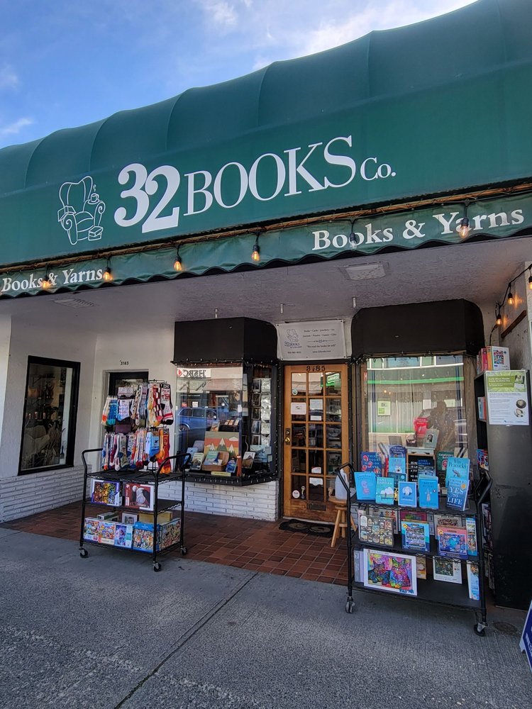 32 Books & Gallery