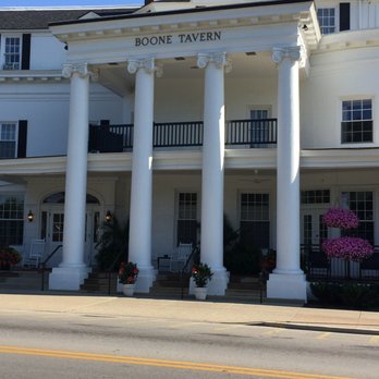 Boone Tavern Hotel 211 Photos 112 Reviews Hotels 100 Main St Photo Of Boone Tavern Hotel Berea Ky United States Front The