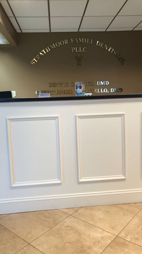 image of business Strathmoor Family Dentistry