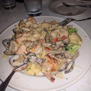 Paolo S Italian Restaurant Order Online 90 Photos 146 Reviews Photo Of Paolo S Italian Restaurant Kent Wa United States Seafood Fettuccine