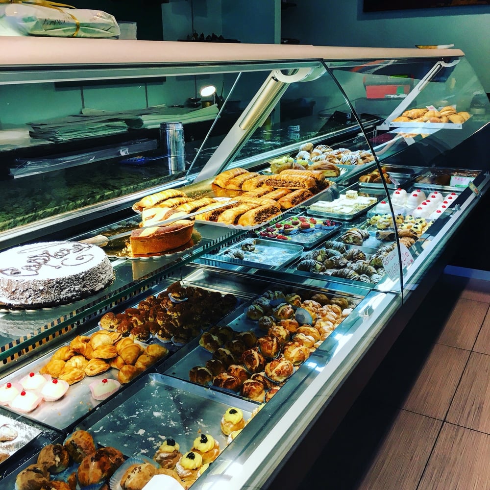Pasticceria De Luca Patisserie/Cake Shop Viale Monza 296, Villa San