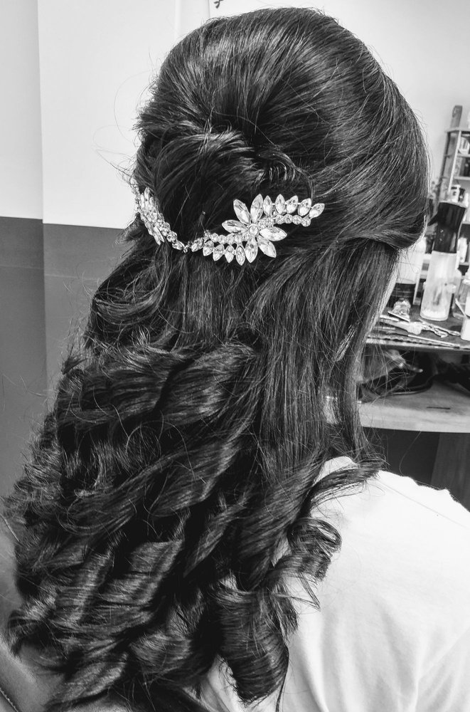 Priya's Hair Fashions