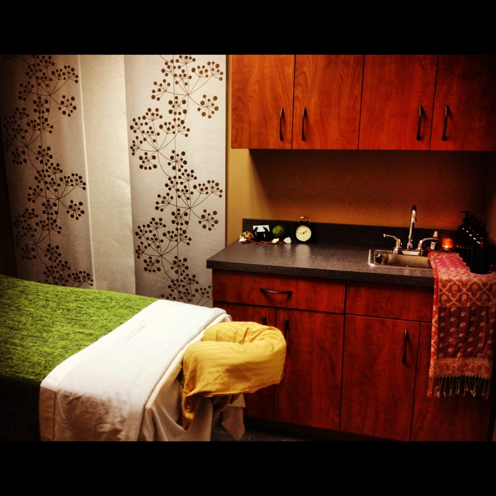 San Diego Massage Now 23 Reviews Massage 3740 Sports Arena Blvd