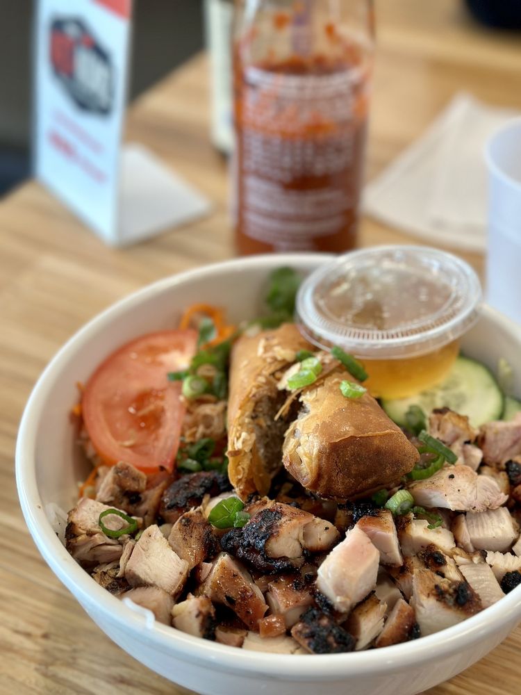 Viet-Nomz Lake Mary