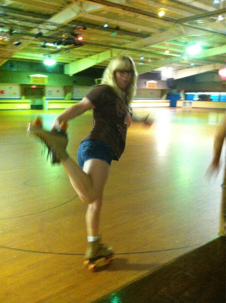 Skate World Roller Skating Center Skating Rinks 4952 W Erie Ave