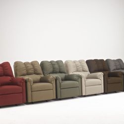 Elgin Furniture 139 Photos S 26400 Lakeland Photo Of Elgin Furniture Euclid Oh United States Ashley Darcy Recliner