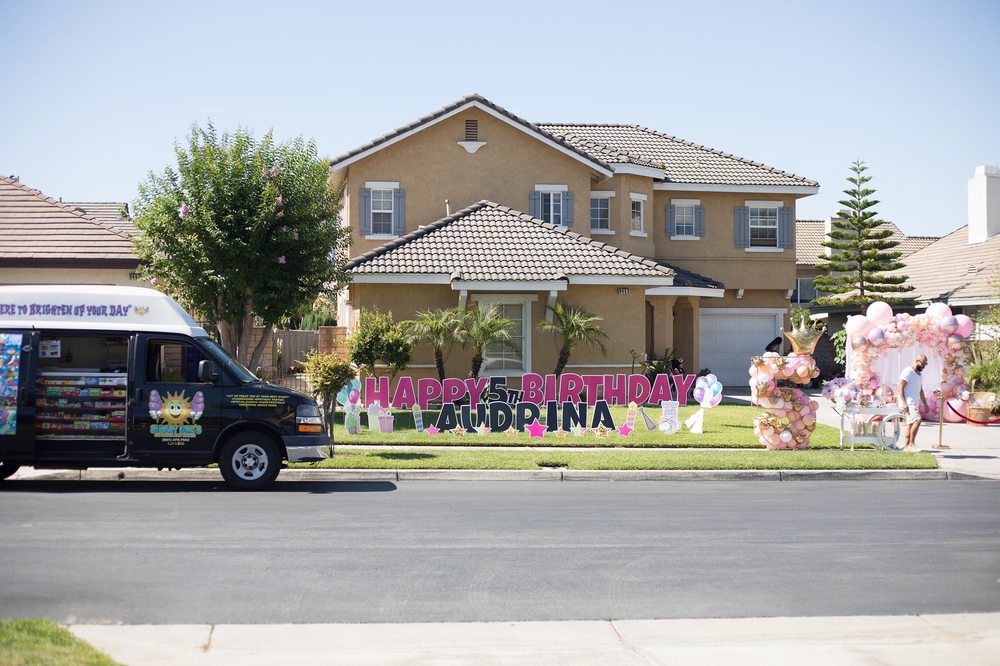SunnyDee's Ice Cream Truck