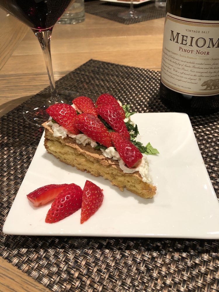 Wolfies Bar And Grill