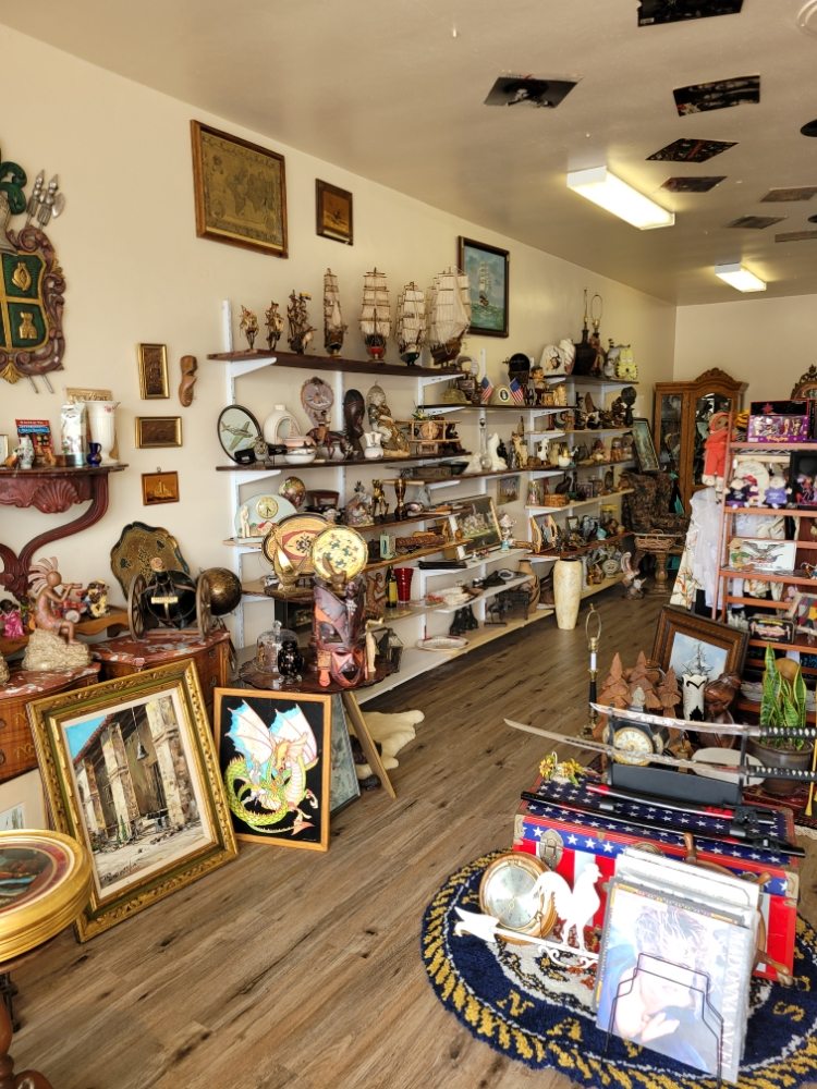 Anamaya Vintage Store