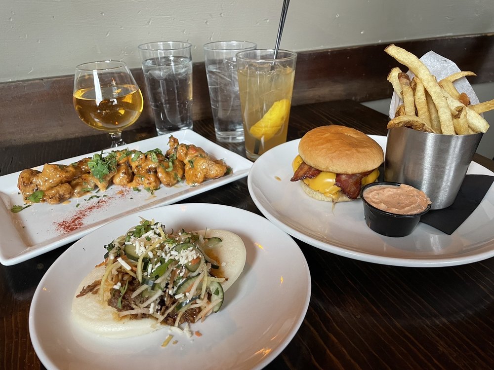 Marcy's Bar & Lounge