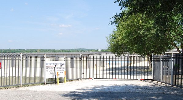 Outlet Self Storage