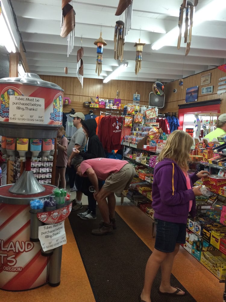 Candyland 17 Reviews Candy Stores 1806 NE Highway 101 Lincoln City, OR Photos Phone