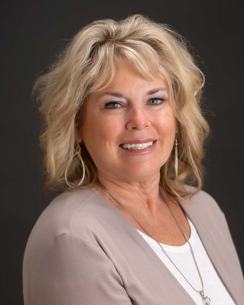 Toni Paoli-Bates - Luxe Places International Realty