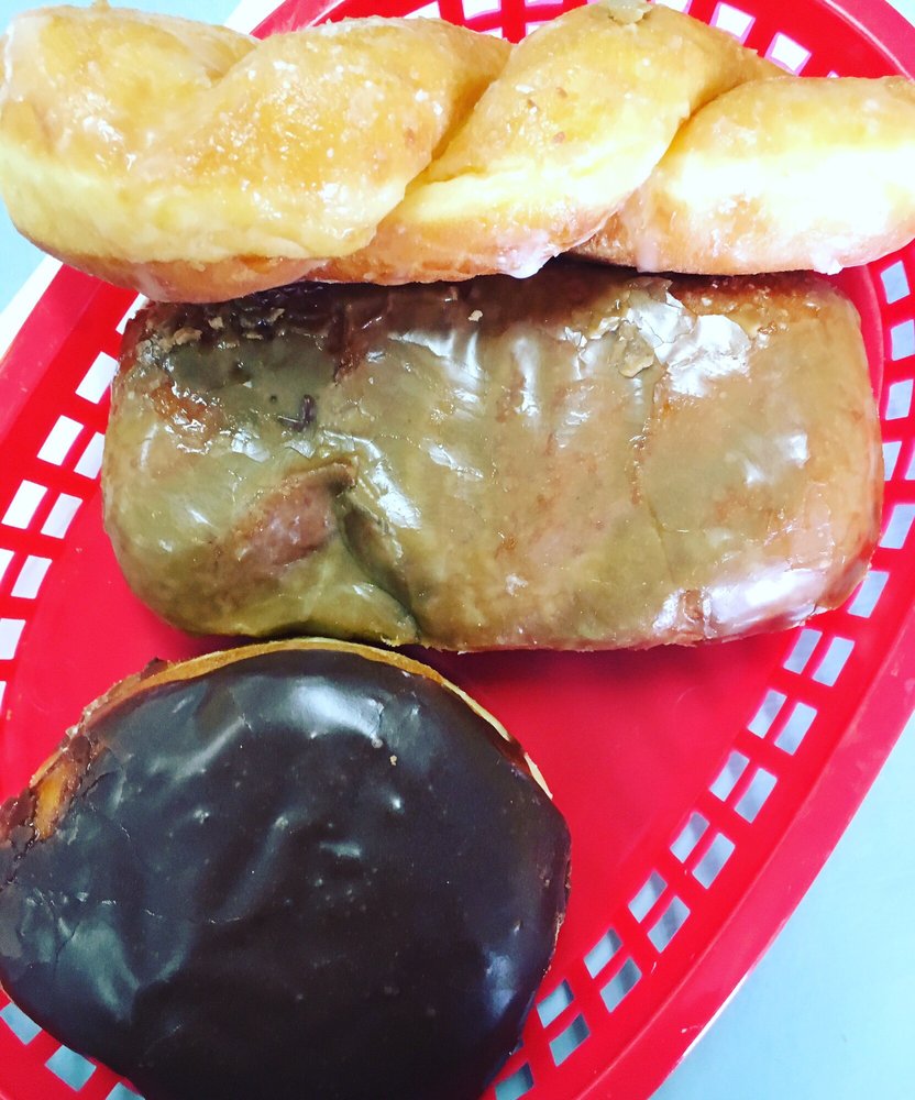 Dona Queen Donut & Deli 17 Photos & 32 Reviews Donuts 2445 4th