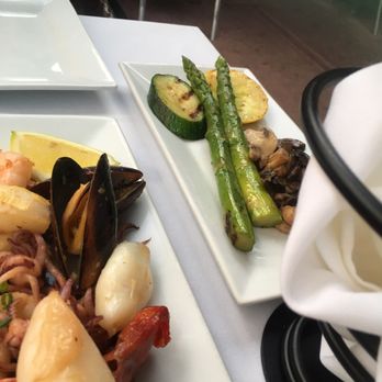Fifi S Seafood Restaurant Order Food Online 307 Photos 305 Photo Of Fifi S Seafood Restaurant Miami Beach Fl United States Side Grilled