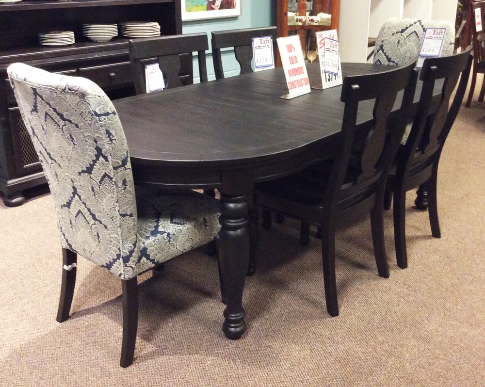 Such A Fun Dining Room Set I Love The Accent Chairs With It