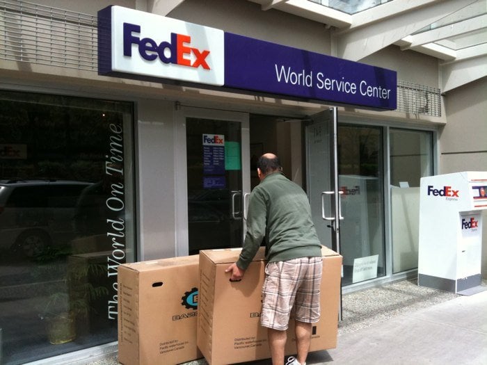 FedEx Ship Centre 12 Reviews Couriers & Delivery Services 2480 E