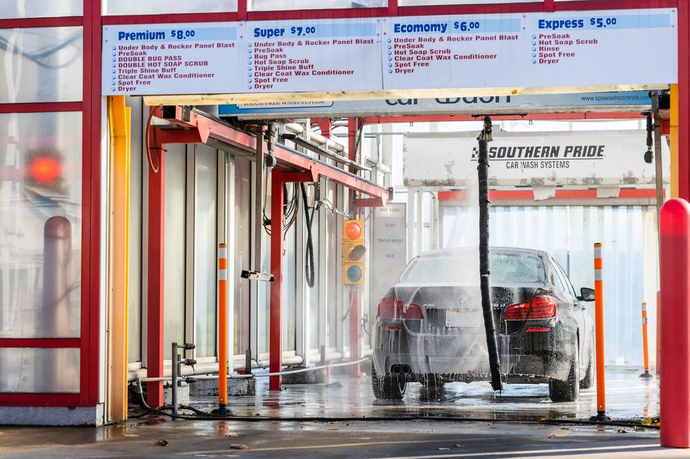 Vibrant Car Wash In Toledo Ohio Scene Illustration Vibrant Car Wash In Toledo Ohio Scene Illustration