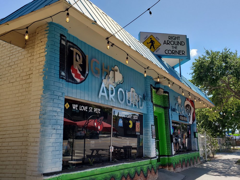 Right Around the Corner - Arcade Bar