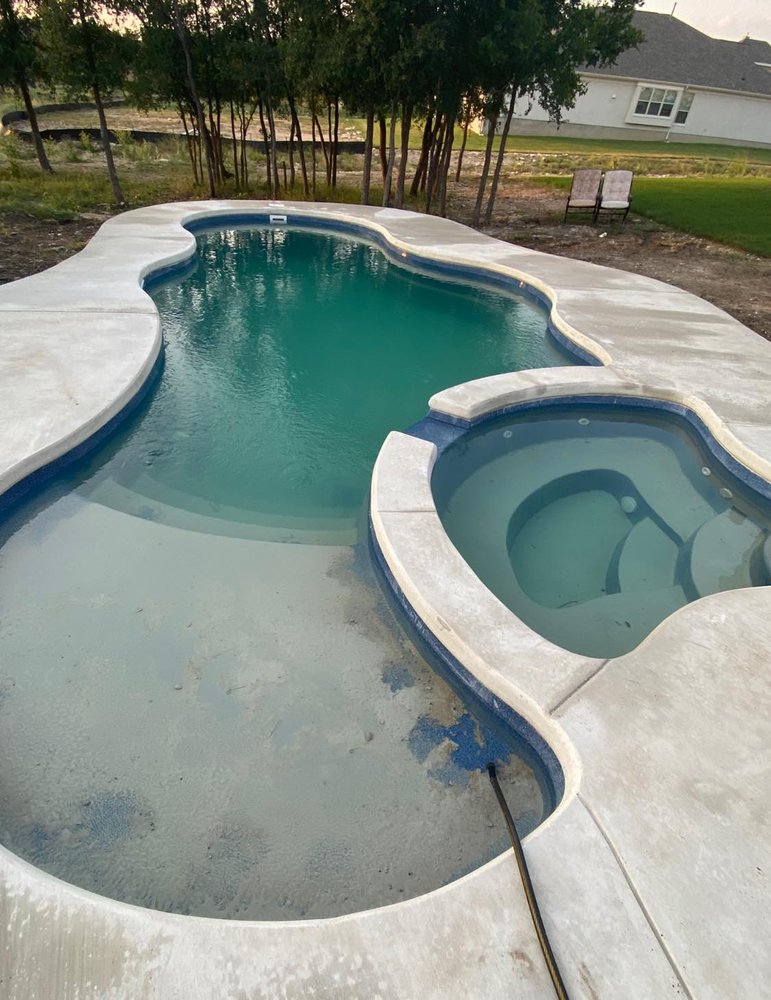 Suave Pool Cleaning