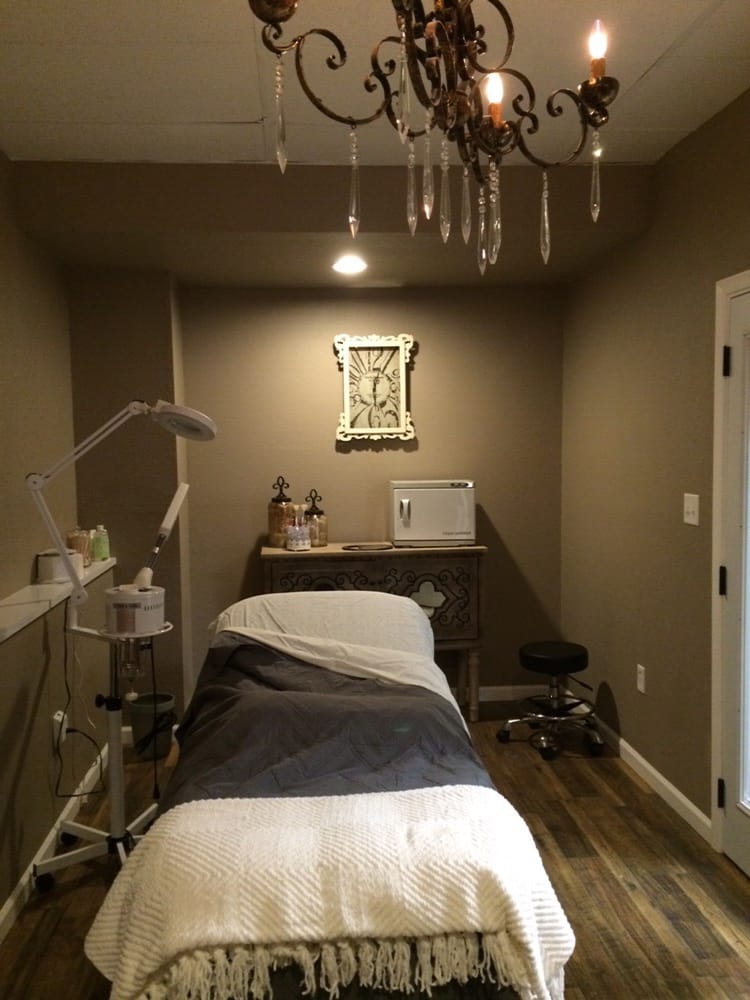 Beauty Barn Salon and Spa  3