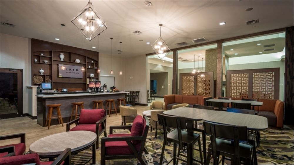 Lone Oak Bar and Grille