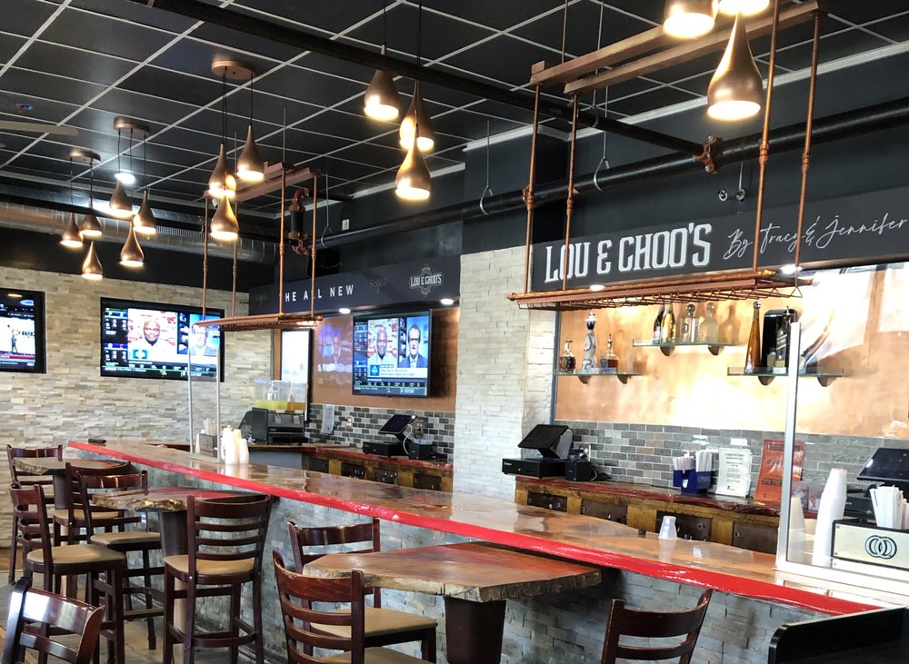 Lou & Choo's Lounge