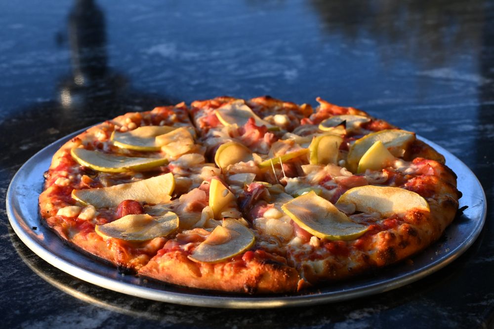 Mikey’s Pizza & Shots