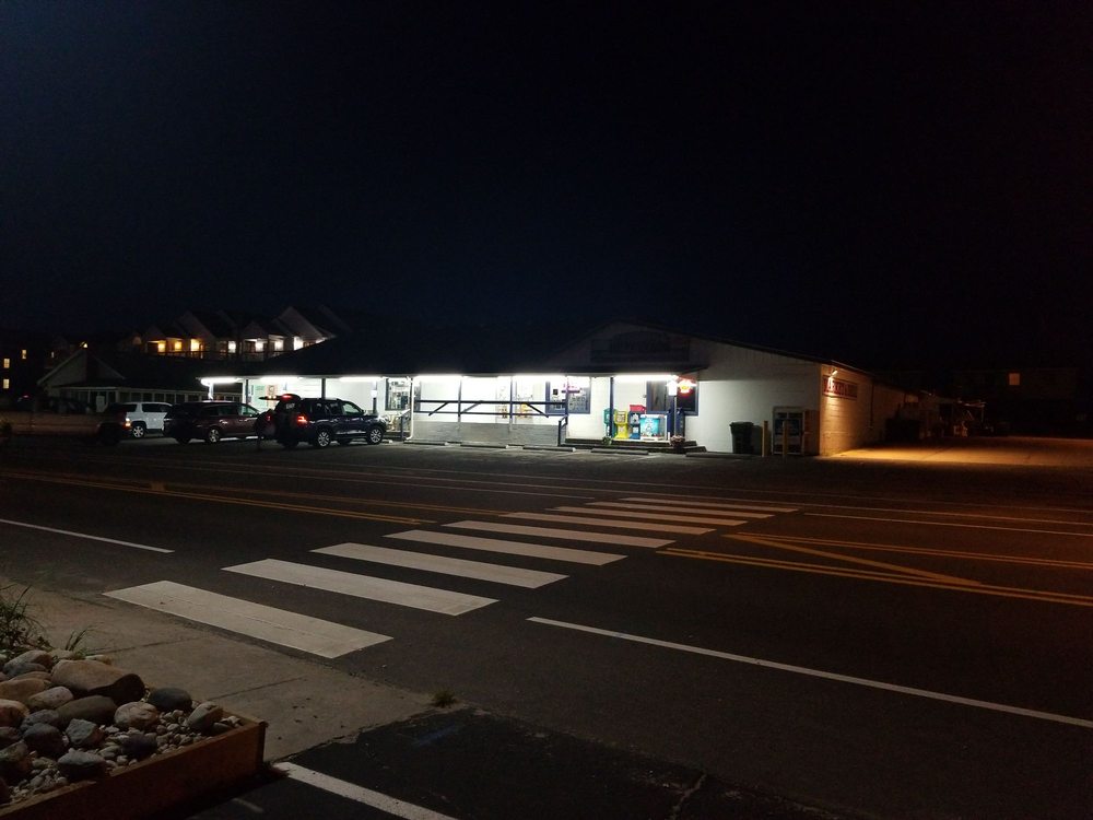 Cahoon RV - Grocery & Cottages