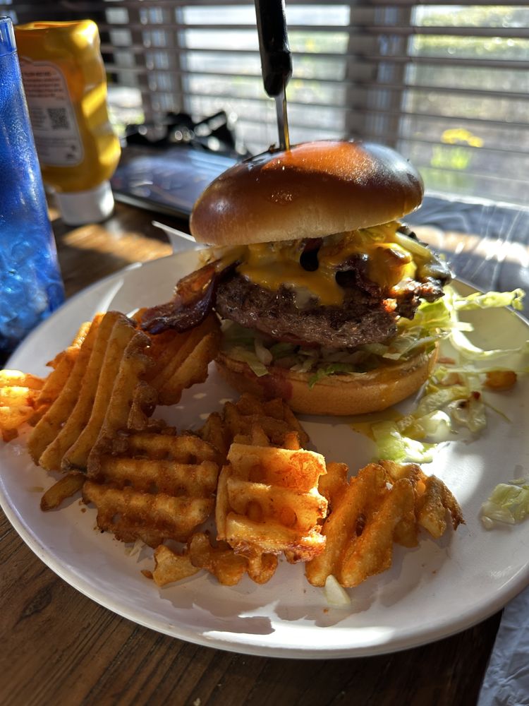 Old Detroit Bar and Grille