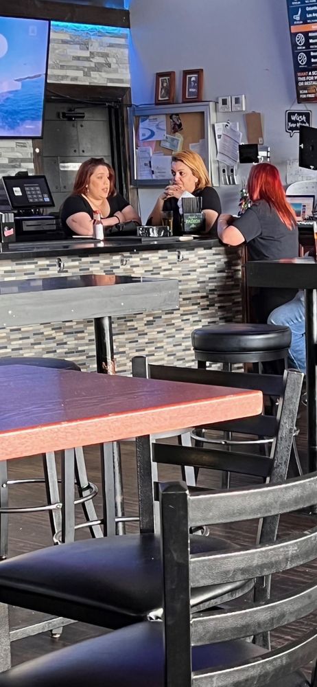 Iguanas Bar