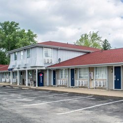 Econo Lodge Inn Suites South 21 Photos Hotels 3309 Milan Rd Photo Of Econo Lodge Inn Suites South Sandusky Oh United States