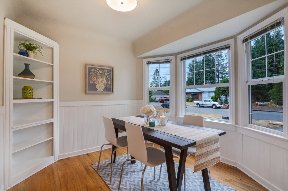 August 2018 Bell Street Listing Bay Windows Wainscot Built In 131 Photos For Michael Duggan Windermere Abode