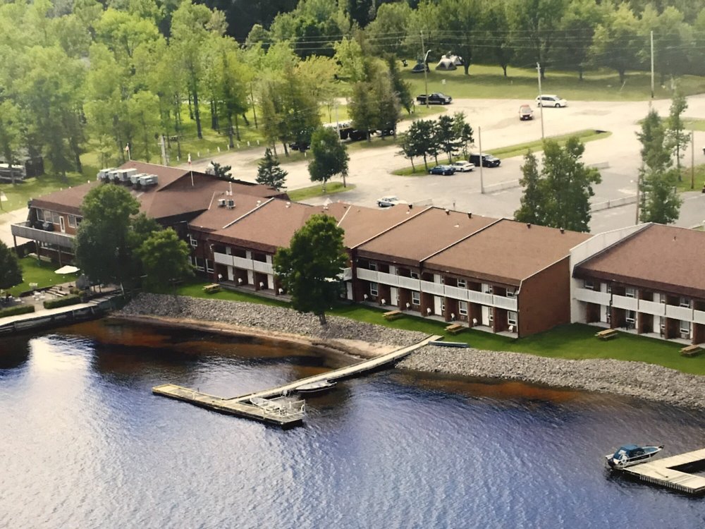 La Place RendezVous 48 Photos & 12 Reviews Hotels 1201 Idylwild