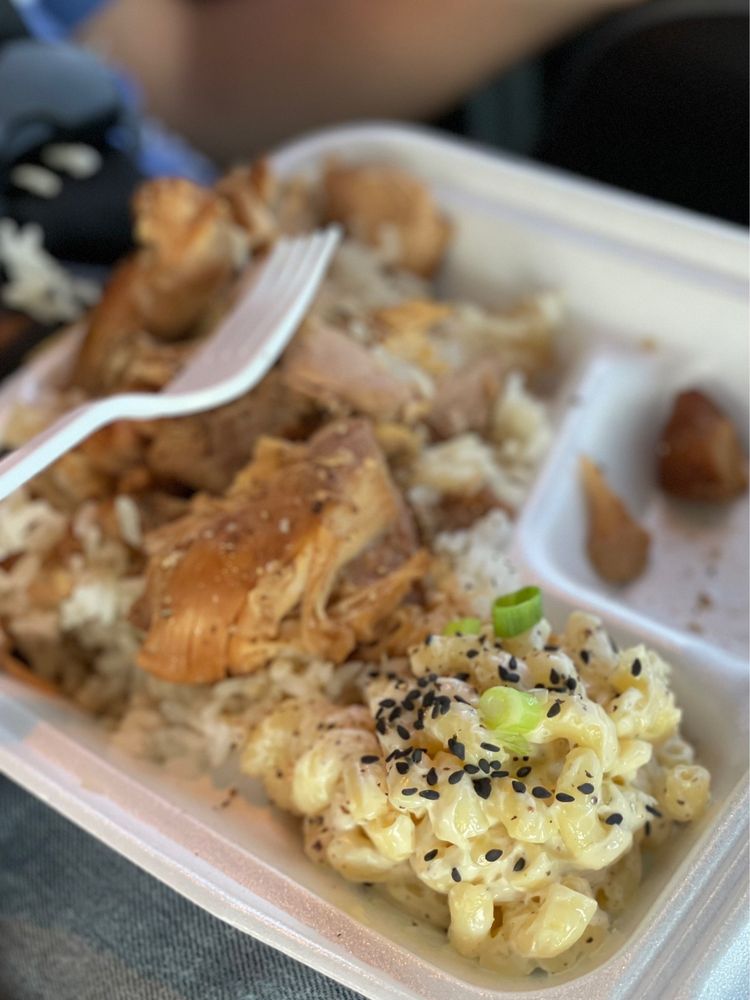 Grindz Food Truck