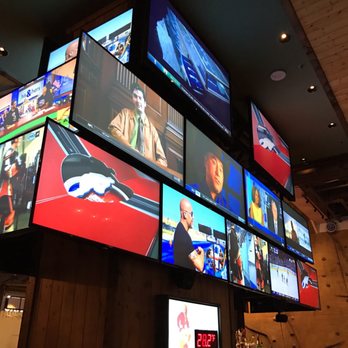 Twin Peaks - 393 Photos & 346 Reviews - Sports Bars - 3717 Las Vegas