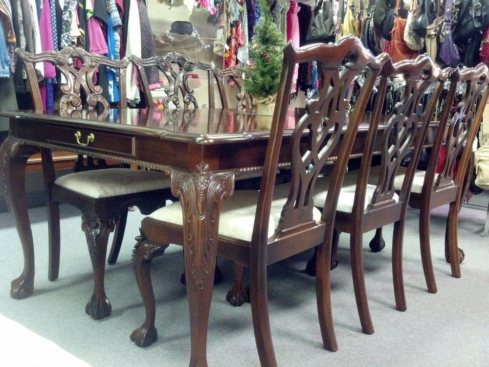 This Stoneleigh Chippendale Style Mahogany Dining Table And Chairs Photo Of Eye The Beholder Ii Consignment Edgewater Md United States