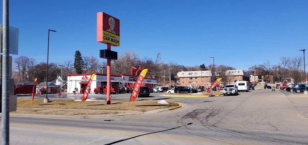 Russell Speeder's Car Wash - Hamilton
