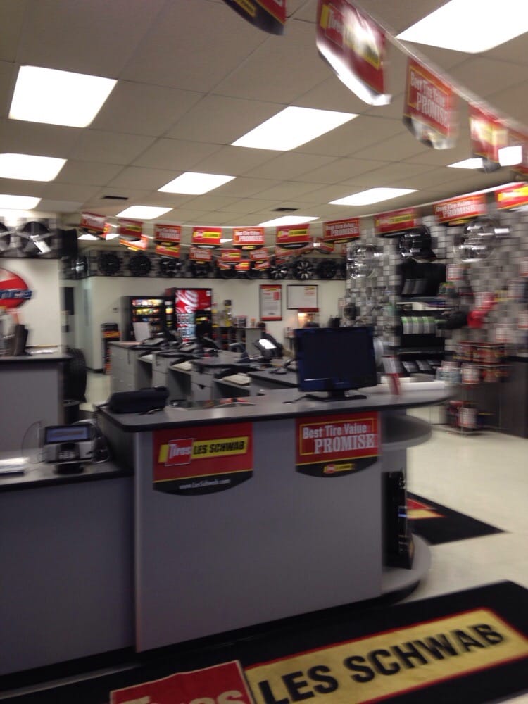 Les Schwab Tire Center