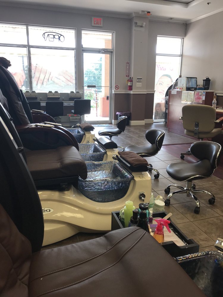 The Nail House - 13 Photos - Nail Salons - 305 2nd Ave, Collegeville