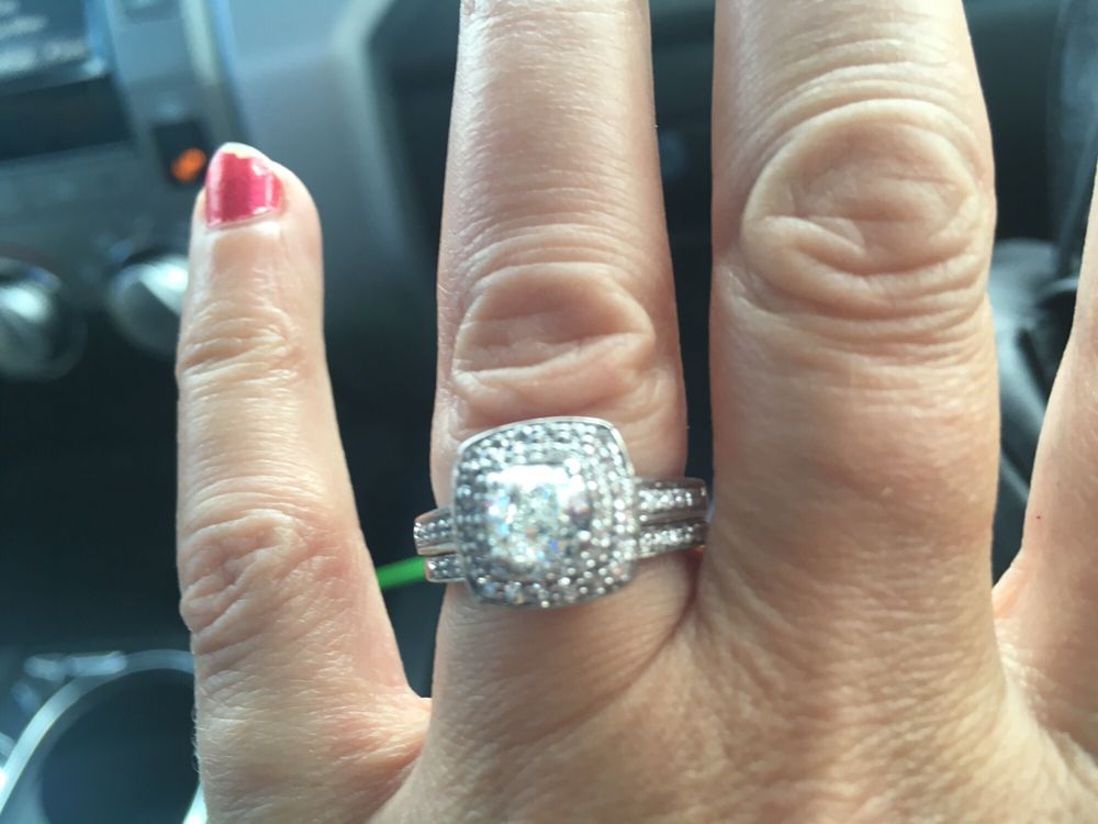 Jared Galleria of Jewelry 13 Reviews Jewelry 16070 W Bluemound Rd