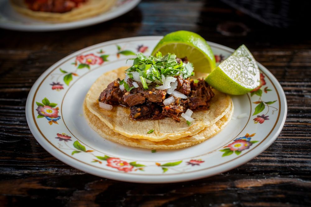 Broken English Taco Pub - Lincoln Park