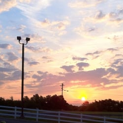 Patti S Inn And Suites 12 Reviews Hotels 747 753 Forrest Rd Photo Of Patti S Inn And Suites Grand Rivers Ky United States Sunrise