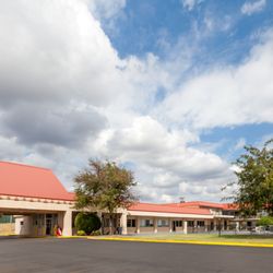 Ramada By Wyndham Clinton Hotels 2140 W Gary Blvd Ok Photo Of Ramada By Wyndham Clinton Ok United States