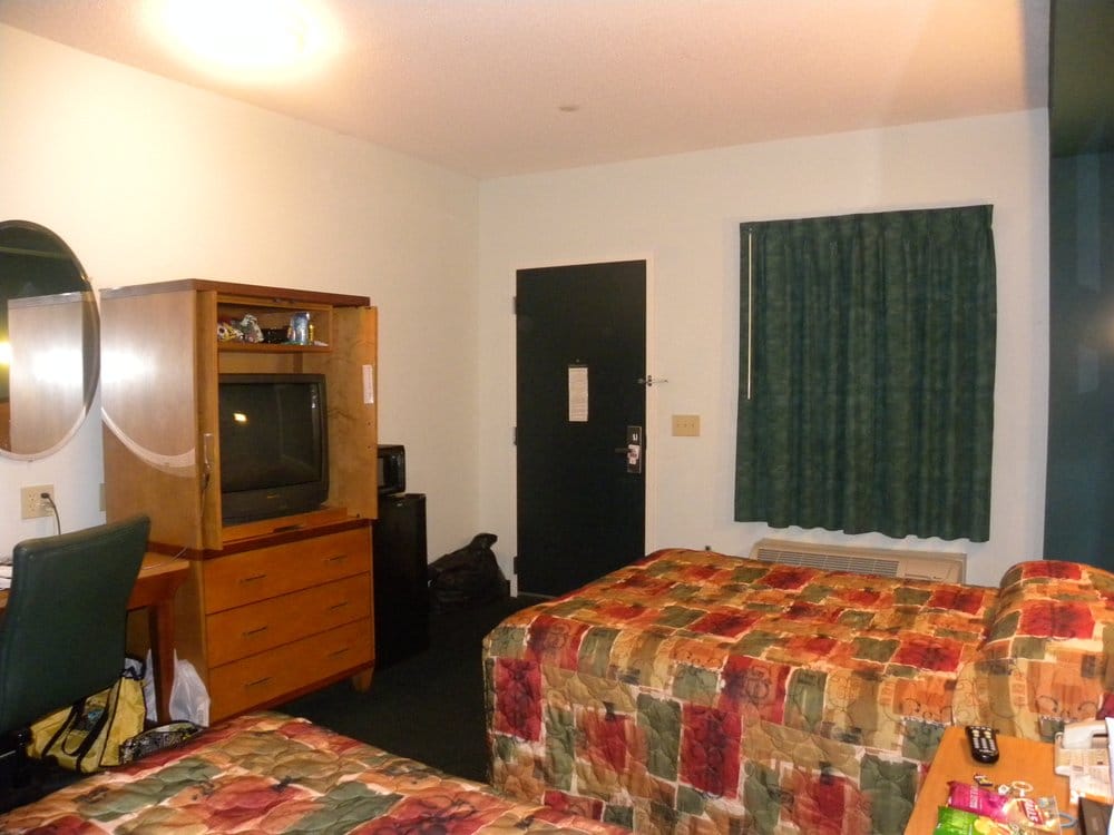 Executive Inn & Suites