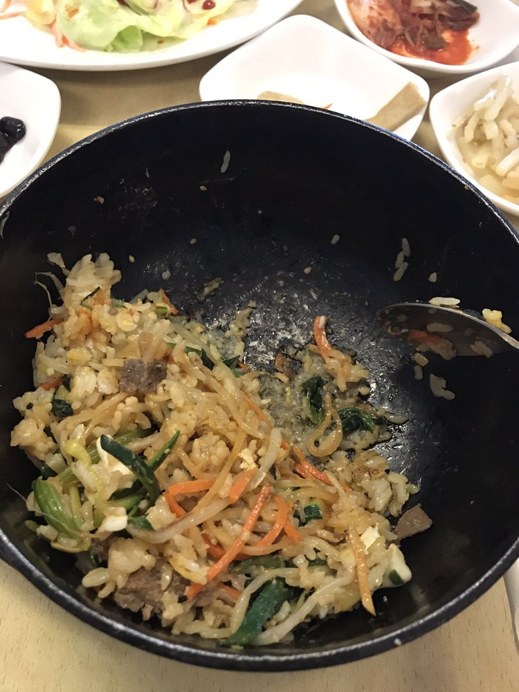 Food Is Bland And Dry The Bibimbap Doesn T Come In A Stone Pot So Photo Of Manna Korean Restaurant Davis Ca United States Food Is Bland