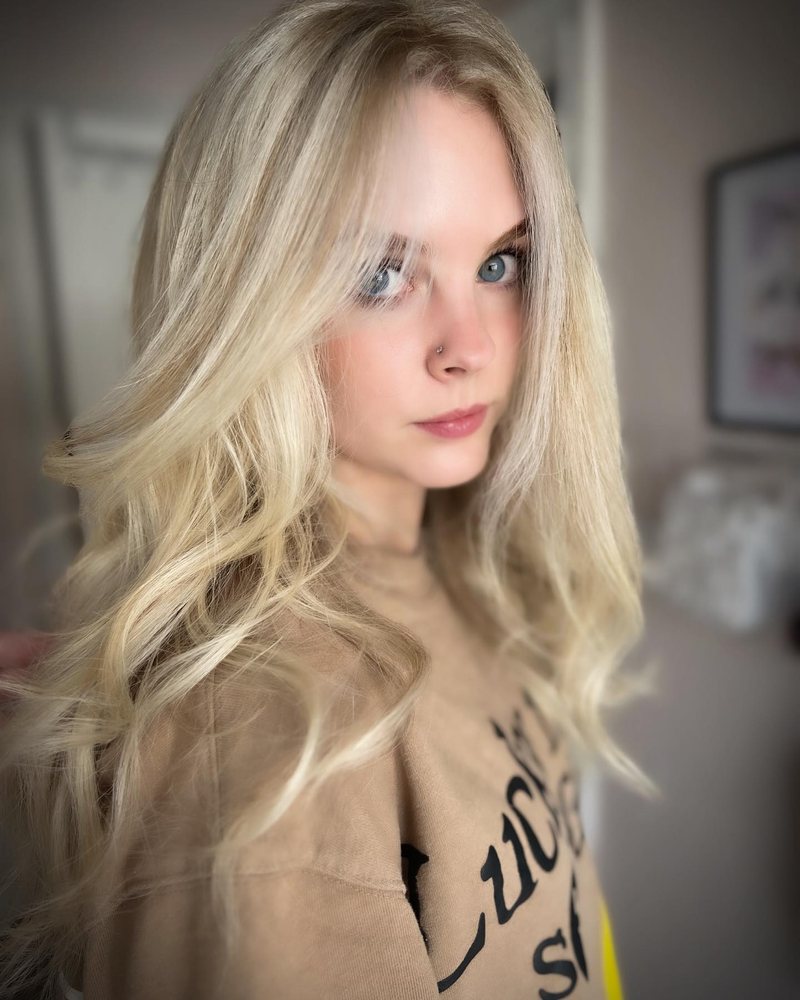 Moss & Black Salon And Spa